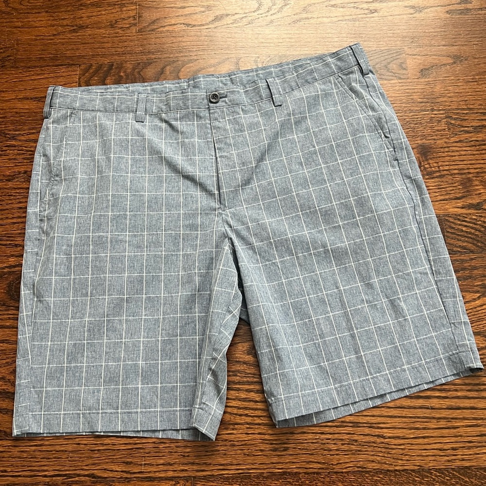 Men’s IZOD golf shorts